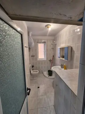 Apartament 3+1 me qera në Myslym Shyri, Tiranë, 130 m². Foto 12 nga 12
