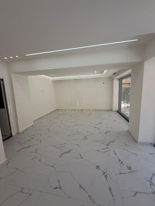 Locale commerciale in affitto a prane Shkolles “Bajram Curri” Allias, Tirana, 40 m²