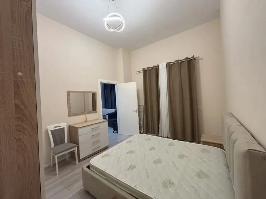 Apartament 1+1 me qera në Kopshti Botanik i Tiranës, Tiranë, 60 m². Foto 1 nga 5