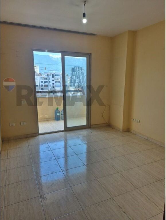 Apartment for sale in Rruga Mine Peza, Tirana, 75 m². Photo 2 of 3