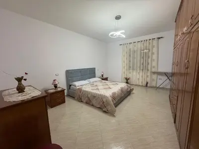 Shtëpi private 2+1 me qera në Plazh, Durrës, 131 m². Foto 3 nga 8