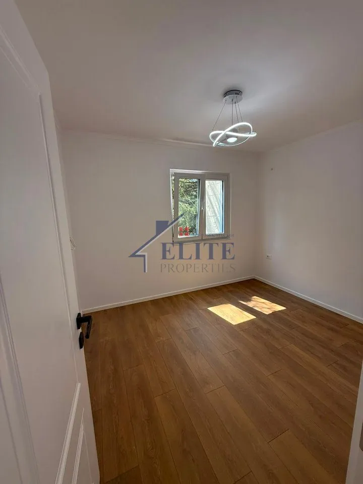Apartament 1+1 në shitje në Xhamlliku, Tiranë, 34 m². Foto 1 nga 6