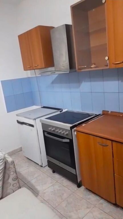 Appartamento 1+1 in affitto a Porcelan, Tirana, 50 m². Foto 1 di 3
