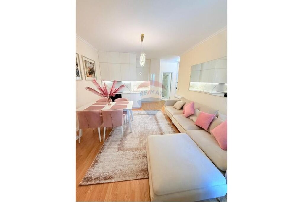 Apartment for rent in Rruga e Kosovarëve, Tirana, 80 m²
