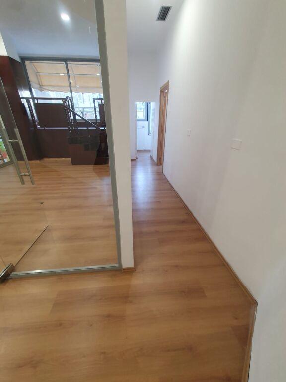 Zyrë me qera në Rruga Bardhok Biba, Tiranë, 65 m². Foto 3 nga 4