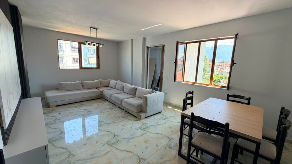 Apartment 2+1 for sale in Ali Demi, Tirana, 105 m². Photo 1 of 3