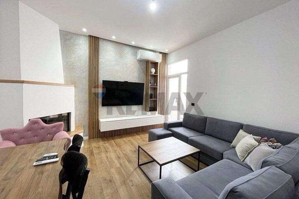 Appartamento in affitto a Komuna e Parisit, Tirana, 90 m². Foto 3 di 3