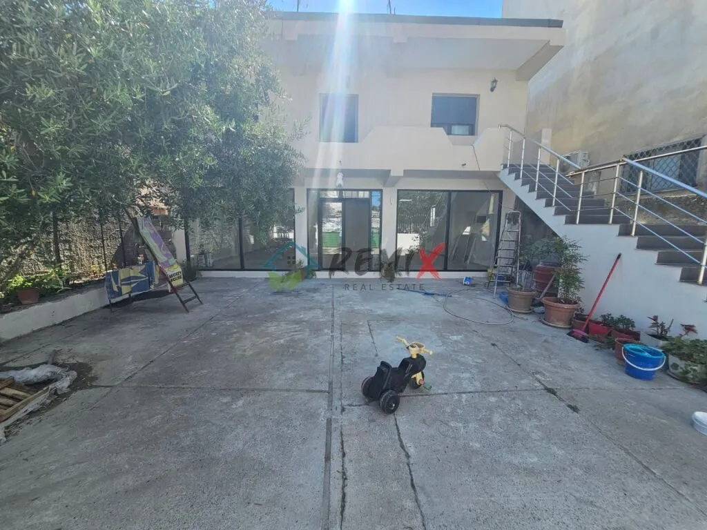 Commercial space for rent in Kryqi i Kuq, Durrës, 220 m². Photo 1 of 10