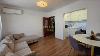 Apartament 1+1 me qera në Xhamlliku, Tiranë, 50 m². Foto 2 nga 8
