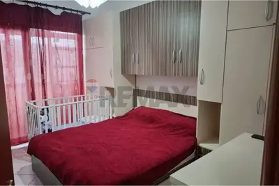 Apartament 1+1 me qera në Pallatet Cabej, Tiranë, 65 m². Foto 2 nga 3