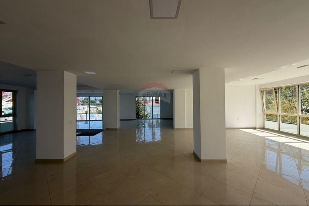 Office for rent in Jordan Misja, Tirana, 260 m². Photo 2 of 3