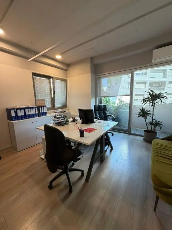 Zyrë në shitje në Lion Park Apartments, Tiranë, 205 m²