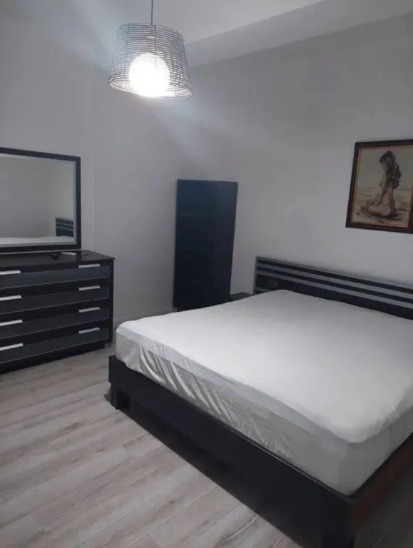 Shtëpi private 2+1 me qera në Rruga Mihal Grameno, Tiranë, 150 m². Foto 1 nga 9