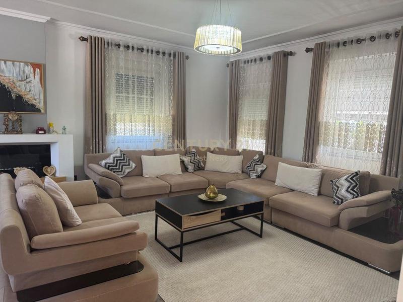 Vilë në shitje në Ibë e Poshtme, Tiranë, 340 m². Foto 4 nga 8