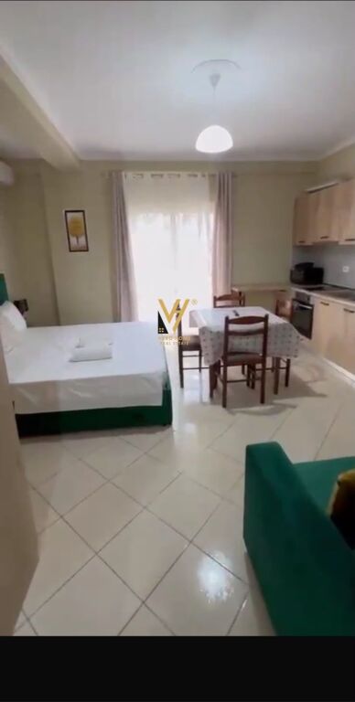 Studio for sale in Lungomare, Vlorë, 40 m². Photo 2 of 3