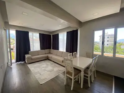 Shtëpi private 3+1 me qera në Sauk, Tiranë, 135 m². Foto 1 nga 11