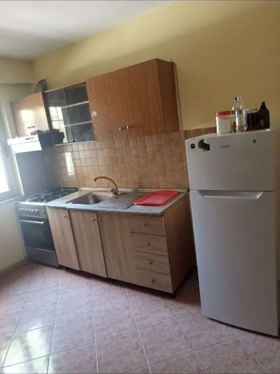 Apartament 1+1 me qera në Astir, Tiranë, 70 m². Foto 1 nga 4