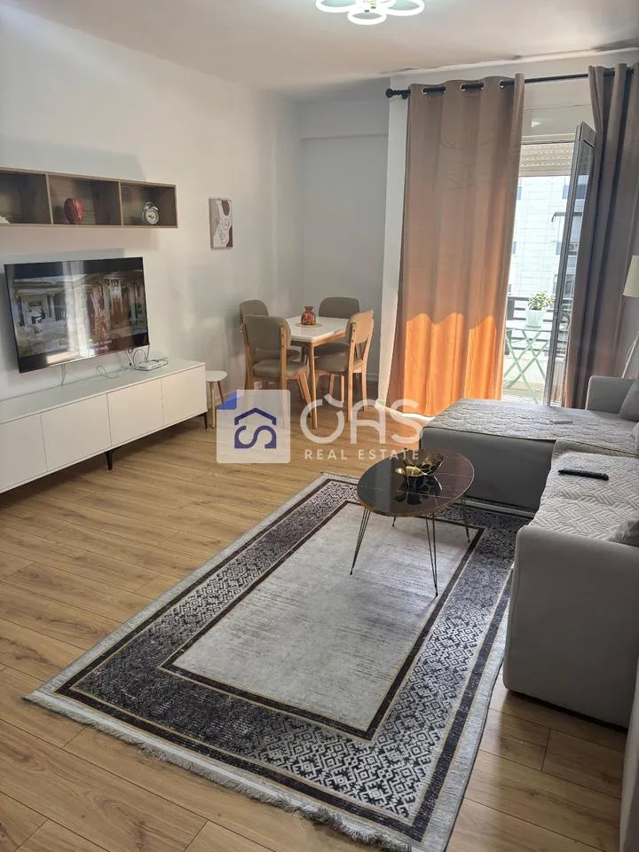 Apartament 2+1 me qera në Kompleksi Star, Tiranë, 100 m². Foto 1 nga 10