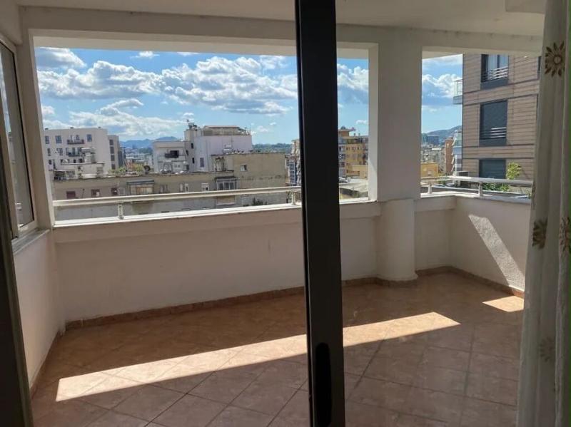 Garsoniere me qera në Rruga Hoxhë Vokrri, Tiranë, 78 m². Foto 2 nga 5