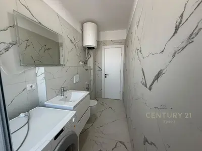 Apartament 2+1 me qera në Rruga 5 Maji, Tiranë, 85 m². Foto 10 nga 10