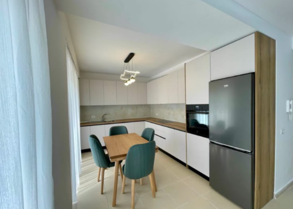 Apartment 2+1 for rent in Kodra e Diellit, Tirana, 150 m². Photo 2 of 3
