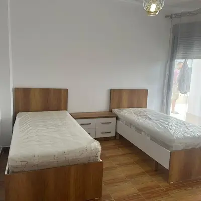 Apartament 3+1 me qera në Materniteti i Ri, Tiranë, 95 m². Foto 2 nga 5