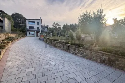 Villa 4+1 for rent in Peze, Tirana, 407 m². Photo 3 of 6