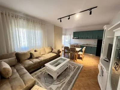 Apartament 2+1 me qera në Rruga Aleksander Goga, Durrës, 90 m². Foto 1 nga 8
