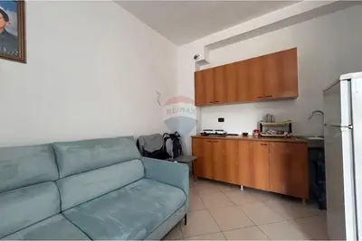 Apartament 1+1 në shitje në Qendër, Vlorë, 50 m². Foto 4 nga 12