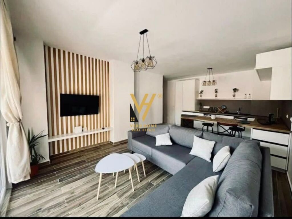 Apartament 1+1 me qera në Rruga e Barrikadave, Tiranë, 70 m². Foto 1 nga 3