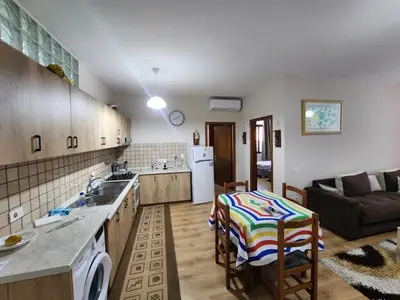 Apartment 2+1 for rent in Plazh, Durrës, 90 m². Photo 1 of 8