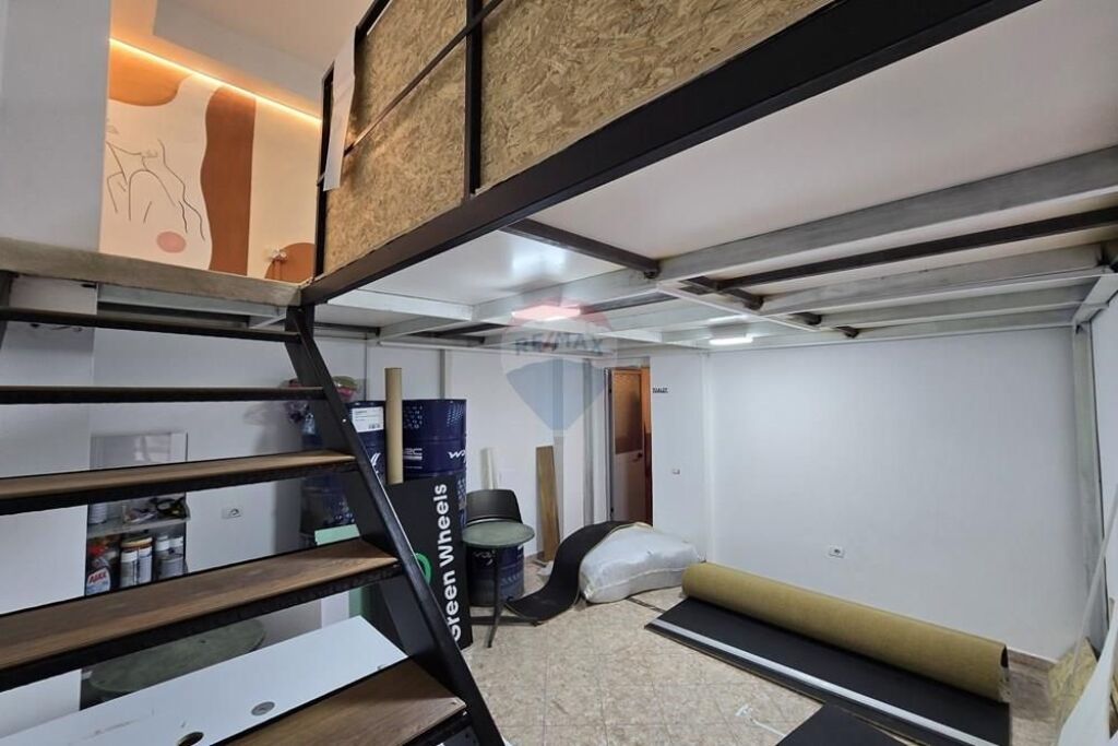 Shop for sale in Pazari i Ri, Tirana, 30 m²