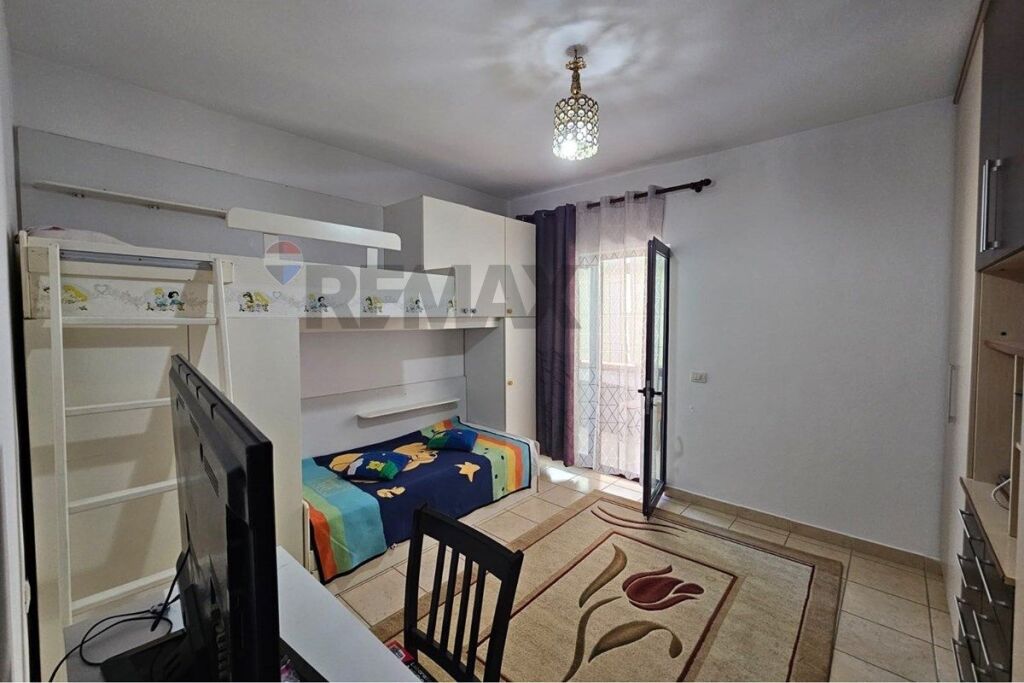 Apartment for rent in Kodra e Diellit, Tirana, 115 m². Photo 2 of 3