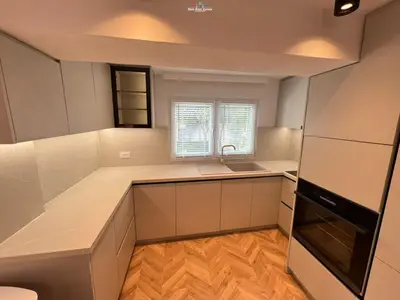 Vilë 2+1 me qera në Kompleksi Grand, Tiranë, 70 m². Foto 3 nga 11