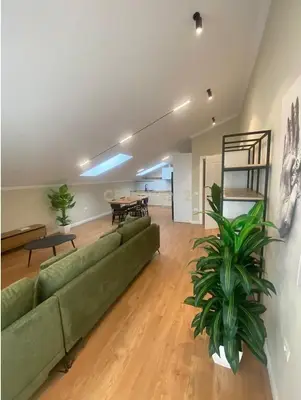 Apartament 3+1 me qera në Kodra e Priftit, Tiranë, 166 m². Foto 2 nga 8