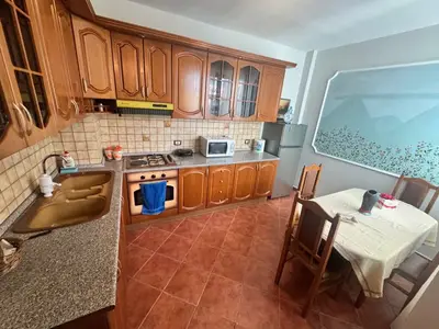 Zyrë me qera në Bulevardi Gjergj Fishta, Tiranë, 130 m². Foto 5 nga 8