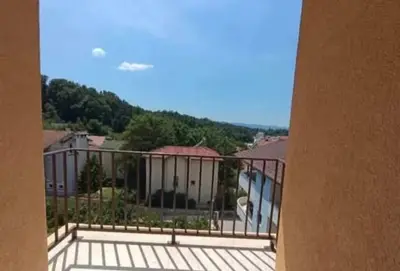 Vilë me qera në Rruga e Elbasanit, Tiranë, 360 m². Foto 9 nga 12