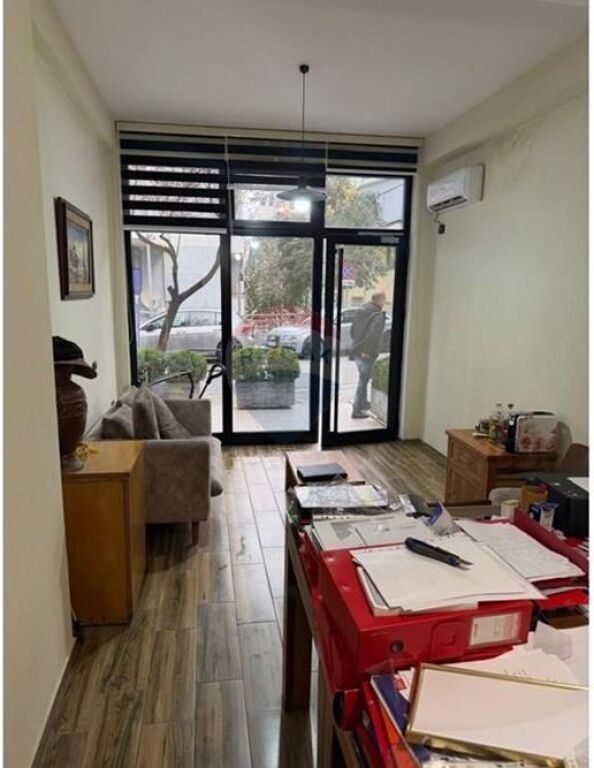 Office for sale in Rruga Rrapo Hekali, Tirana, 33 m²