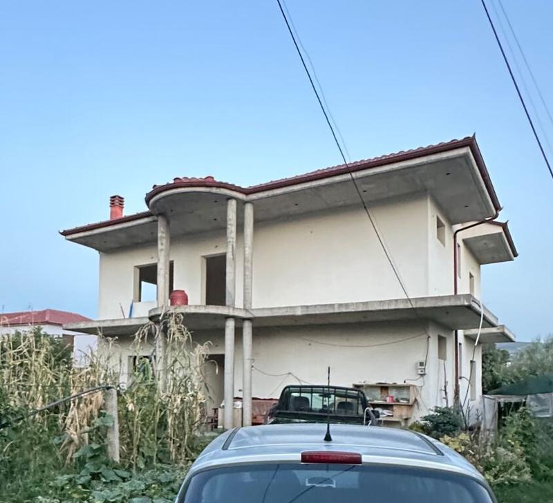 Shtëpi private në shitje në Rruga Sul Domi, Elbasan, 250 m². Foto 2 nga 3
