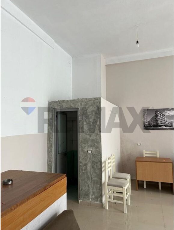 Shop for sale in Yzberisht, Tirana, 50 m². Photo 3 of 3
