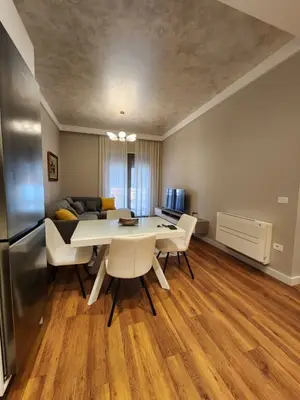 Apartament 1+1 me qera në Rruga e Kavajës, Tiranë, 76 m². Foto 1 nga 6