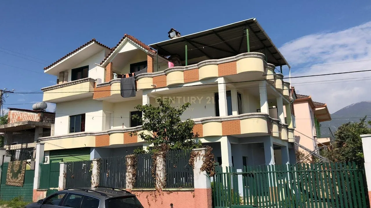 VilĂ« nĂ« shitje nĂ« Babrru, TiranĂ«, 290 mÂČ. Foto 1 nga 11