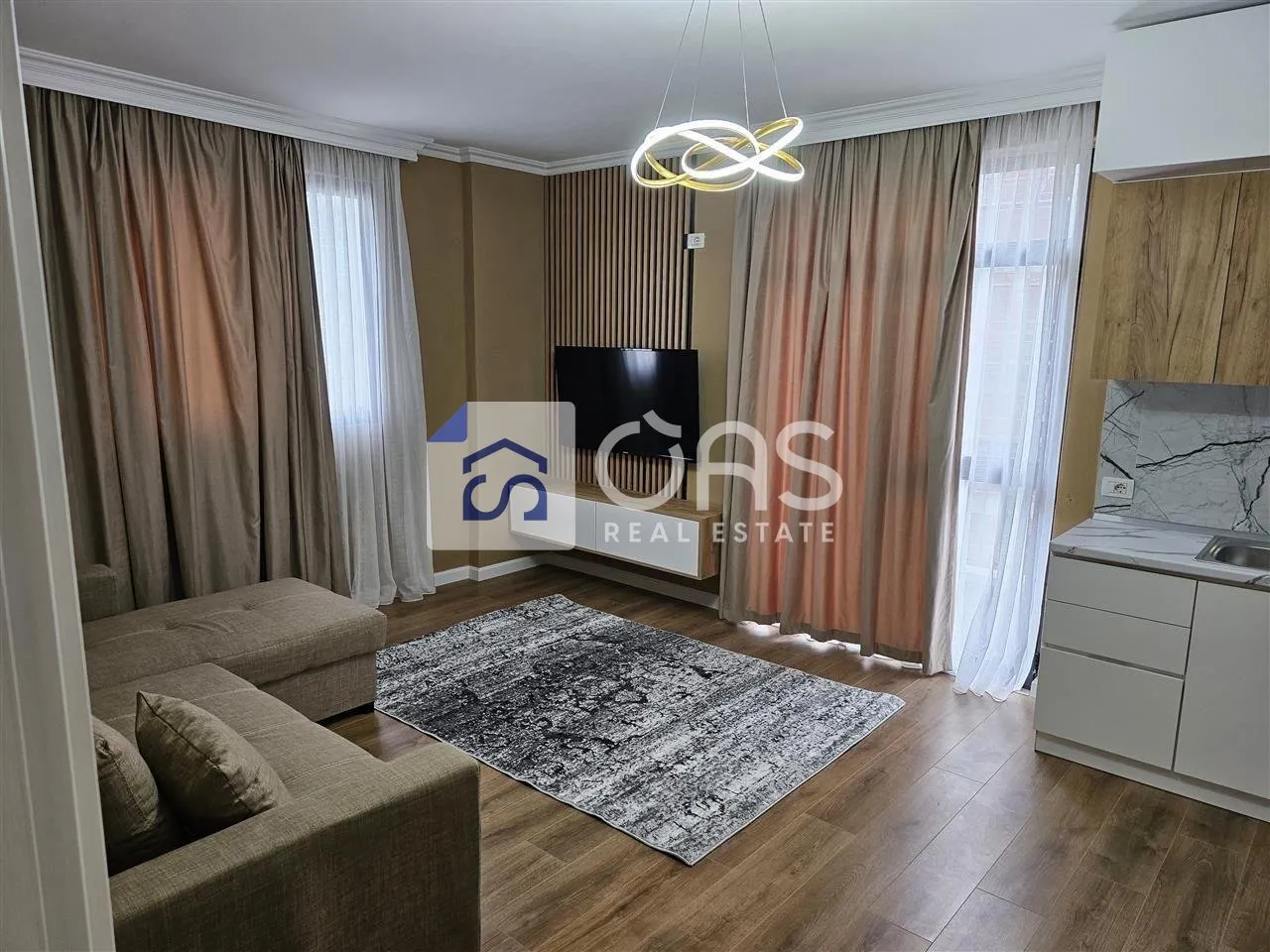 Apartament 2+1 me qera në Rruga e Dibrës, Tiranë, 80 m². Foto 1 nga 6