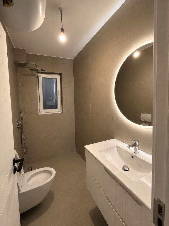 Apartament 1+1 me qera në Shkolla e Baletit, Tiranë, 55 m². Foto 2 nga 3