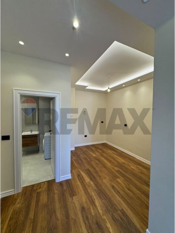 Appartamento in vendita ad Astir, Tirana, 65 m². Foto 2 di 3