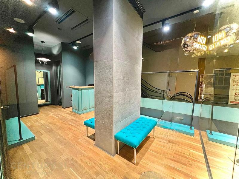Negozio in affitto a Libri Universitar, Tirana, 32 m²