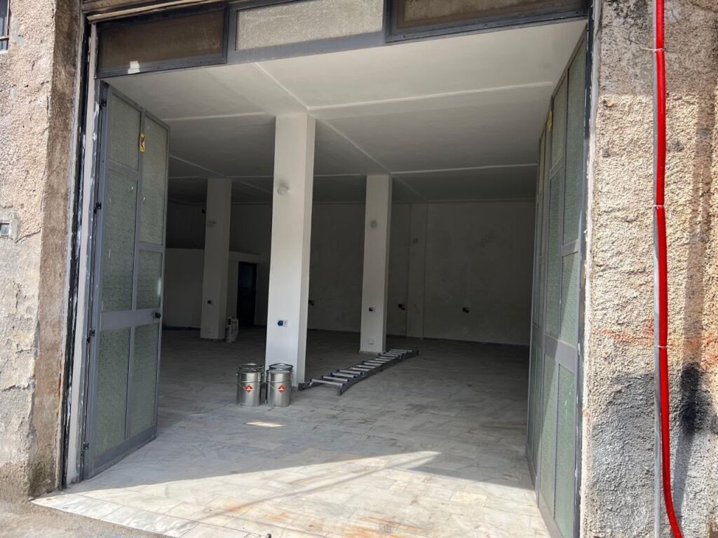 Magazinë me qera në Rruga e Dibrës, Tiranë, 170 m². Foto 1 nga 3