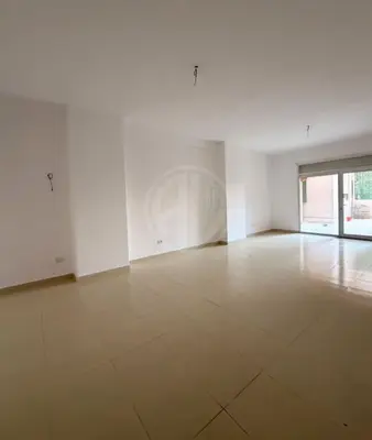 Apartament 2+1 në shitje në Ish-URT, Durrës, 140 m². Foto 2 nga 8