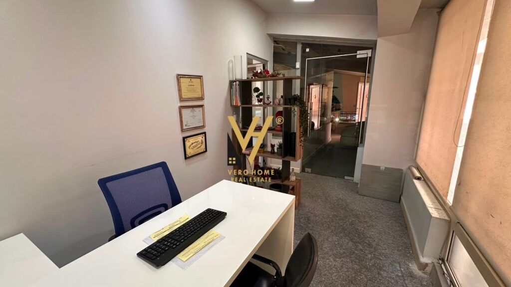 Ufficio in affitto a Myslym Shyri, Tirana, 20 m². Foto 2 di 3