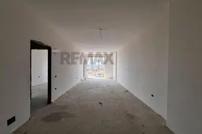 Appartamento 2+1 in vendita a Bashkia, Kamza, 125 m². Foto 1 di 7